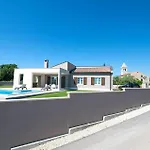 Villa Histria